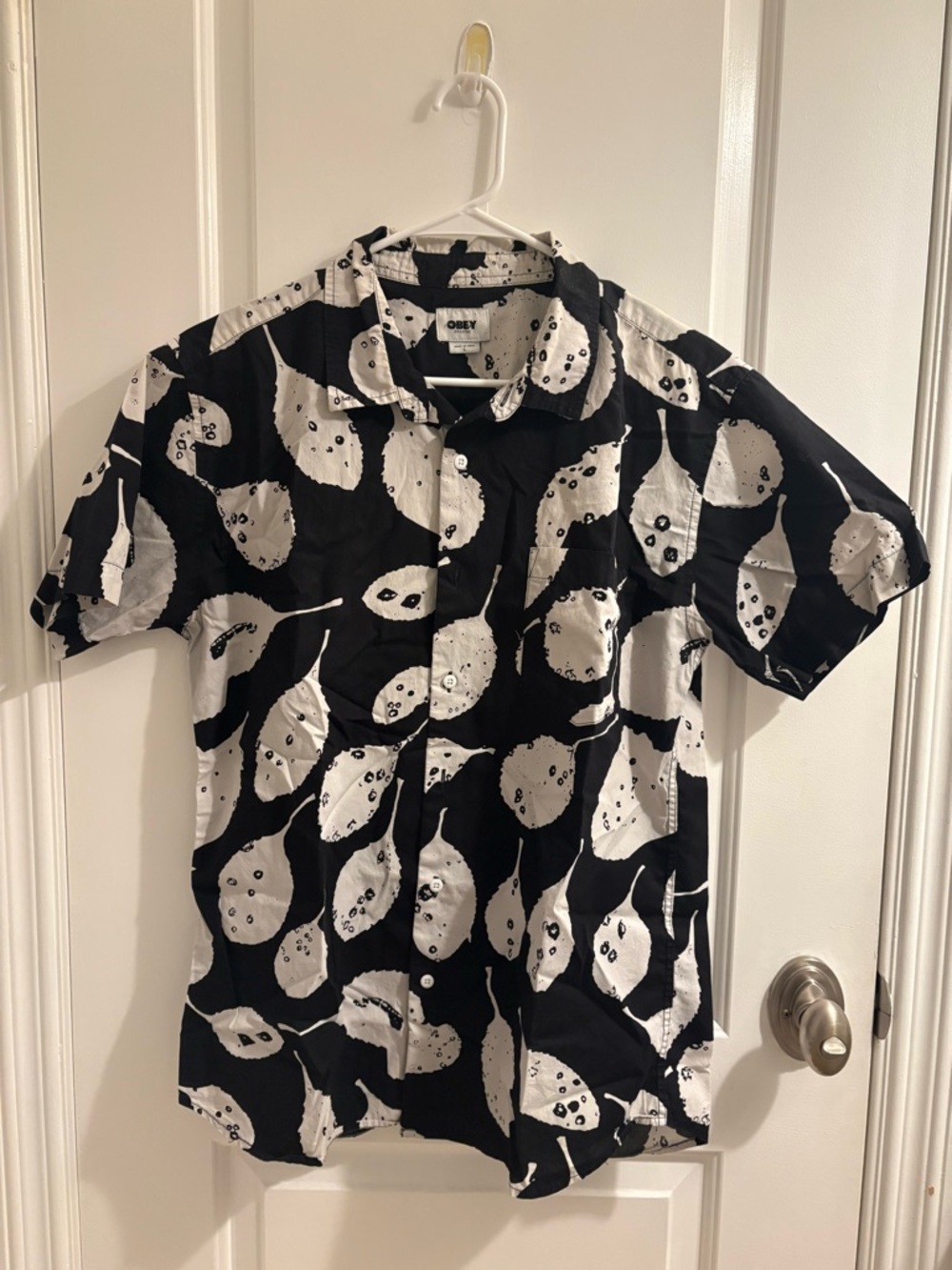 Obey Men’s Black & White Leaf Button-Down Shirt
